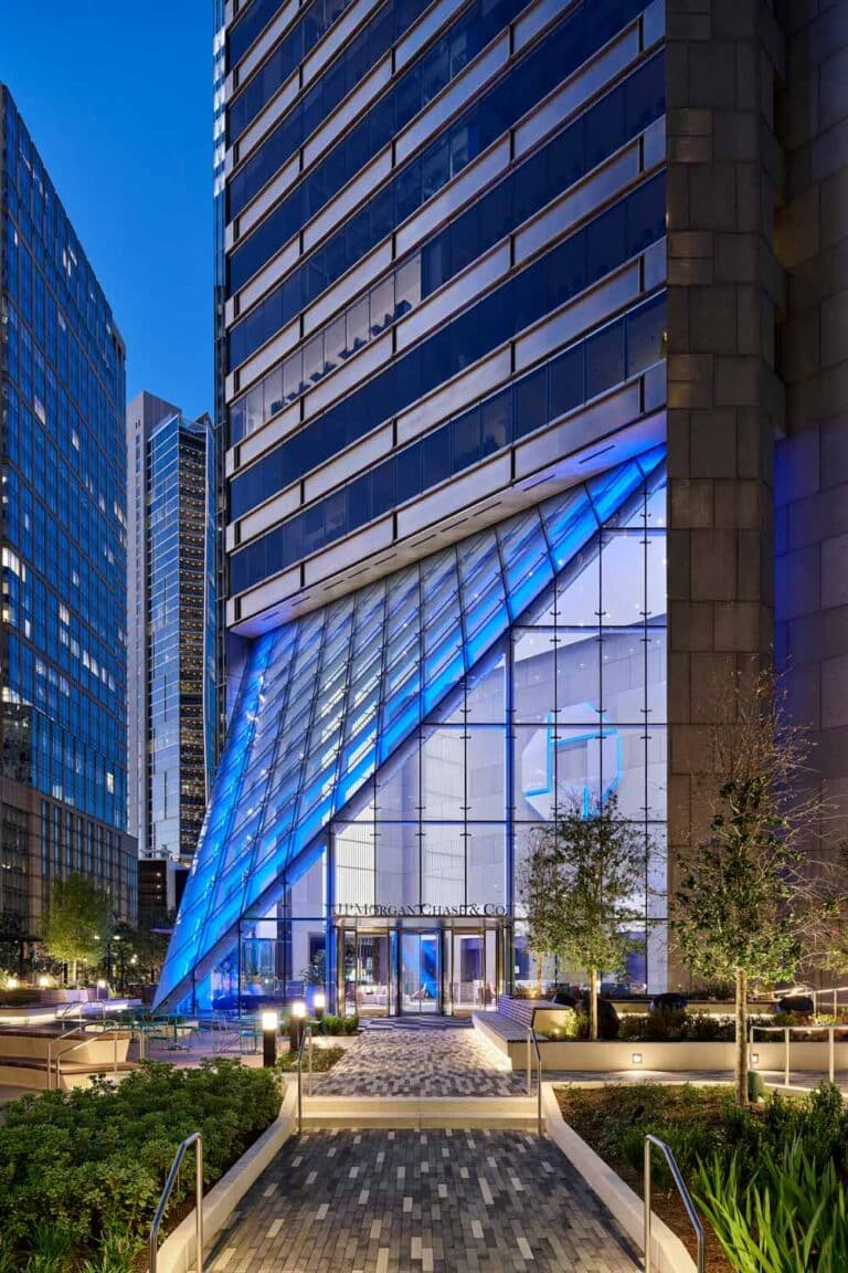 Exterior of JPMorgan Chase Tower in Houston at Night