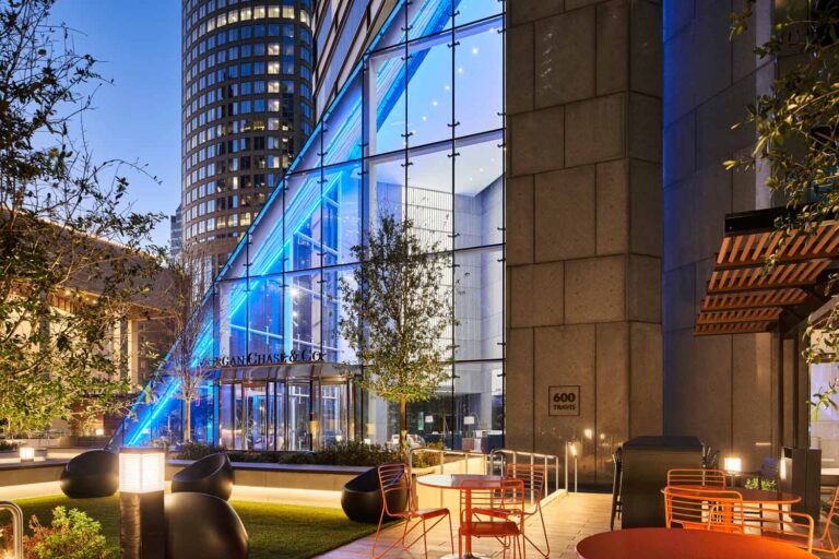 Exterior of JPMorgan Chase Tower in Houston